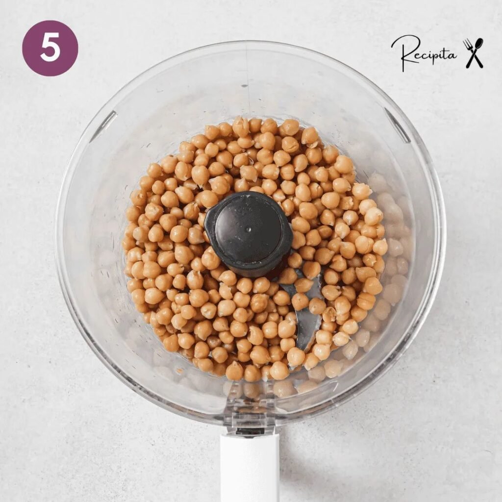 what to eat with roasted red pepper hummus